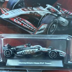 Hot Wheels Premium Formula 1 MoneyGram Haas F1 Team