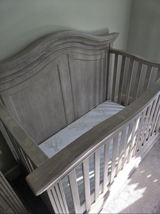 Baby Crib+ Matrtress