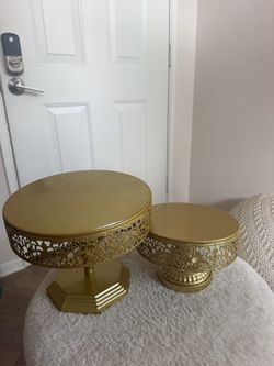 Gold Metal Cake Stands Set (Set of 2) – Filigree Pedestal Display Stands