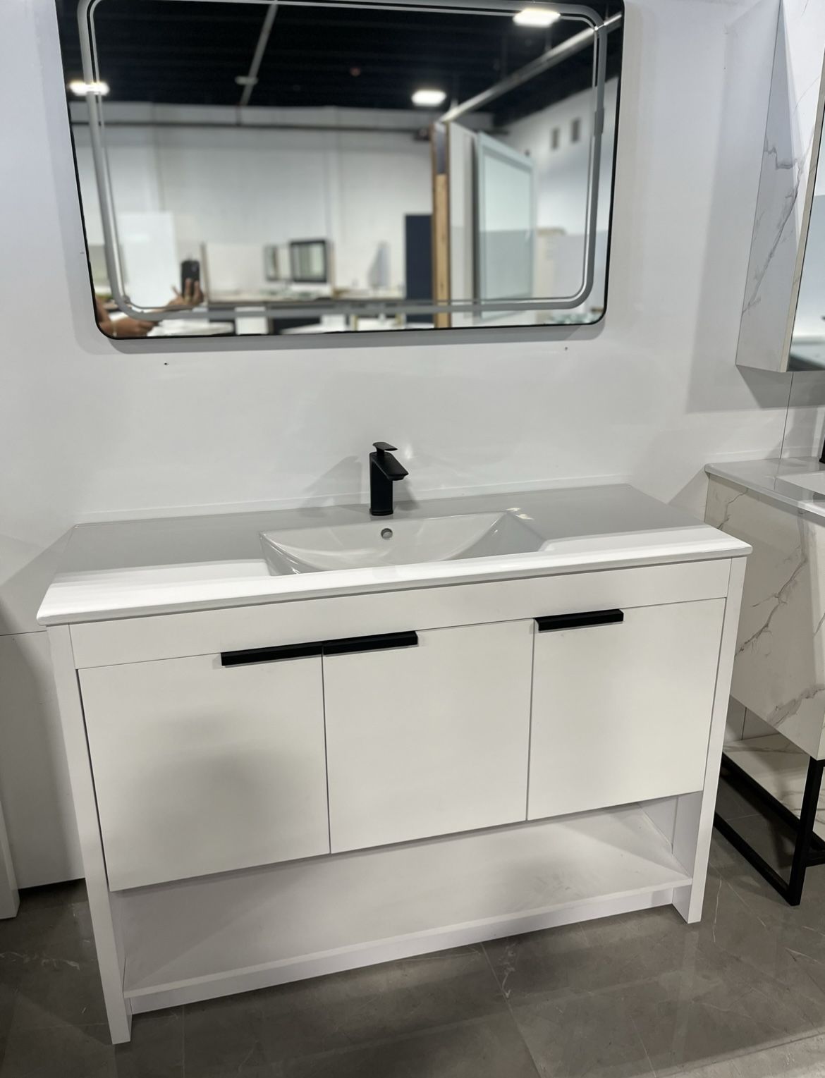 Bathroom Vanity 48” for Sale in Hialeah, FL - OfferUp