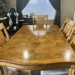 Avanti Honey Maple 6 Person Dining Room Table Comes With 2 Leafs