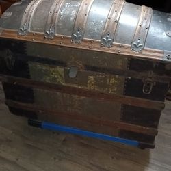 Antique Dome Steamer Trunk 