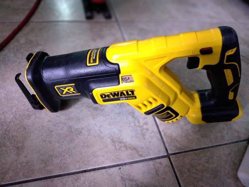 DEWALT
20V MAX XR Cordless Brushless Compact Reciprocating Saw (Tool Only)