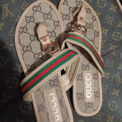 Gucci Flip Flops Size 39EU WOMENS
