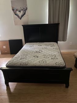 Full/Queen bed frame
