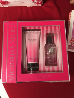 Victoria’s Secret Bombshell Set