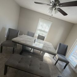 BRAND NEW DINING SET 