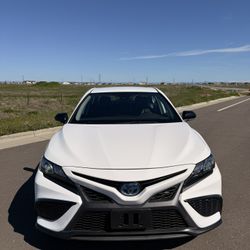 2022 Toyota Camry Se Hybrid Nightshade Edition 