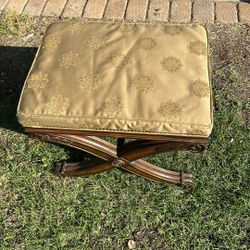 Ottoman. Ethan Allen