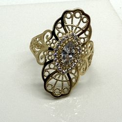 Antique 14 k yellow gold ladies Zirconia ring Art Deco filigree design