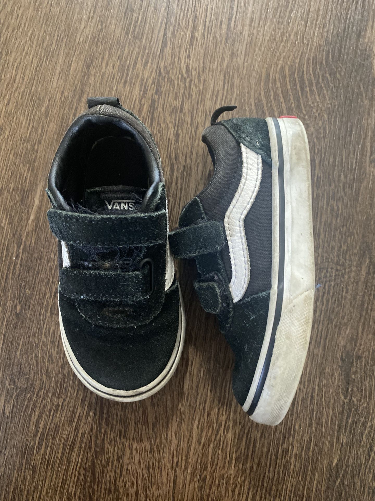 Boys Or Girls Black And White Vans shoes Size 7 Toddler 