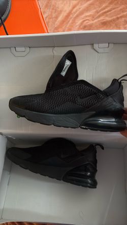 Black Nike 270s