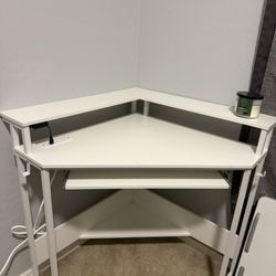 Corner Desk With LEDs And Outlets 