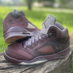 Air Jordan 5 burgundy Size 6.5Y ( pick up only) $25 FIRM