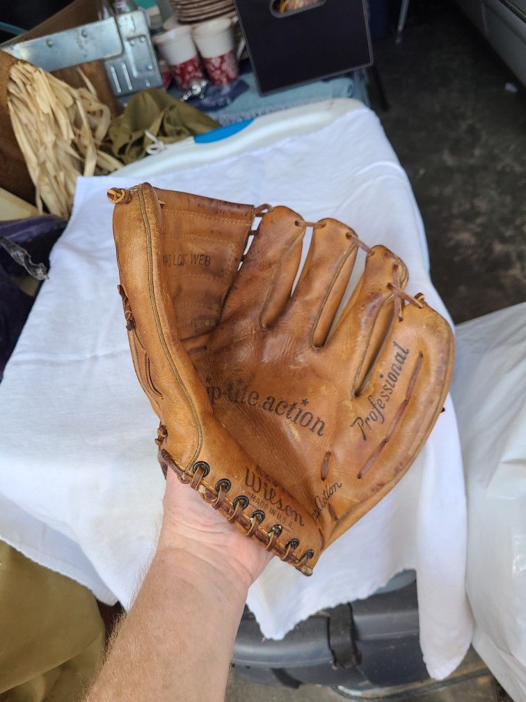 VINTAGE WILSON MIT
