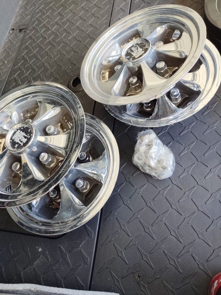 Golf cart hub caps chrome