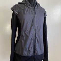 Very nice Lululemon Women’s sports hoodie, Size 10
