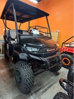 Kawasaki NEIGHBORHOOD golf cart - Nav 4 Le - 2025 with only 20 miles