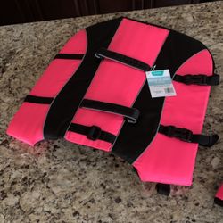Dog Life Jackets (2)