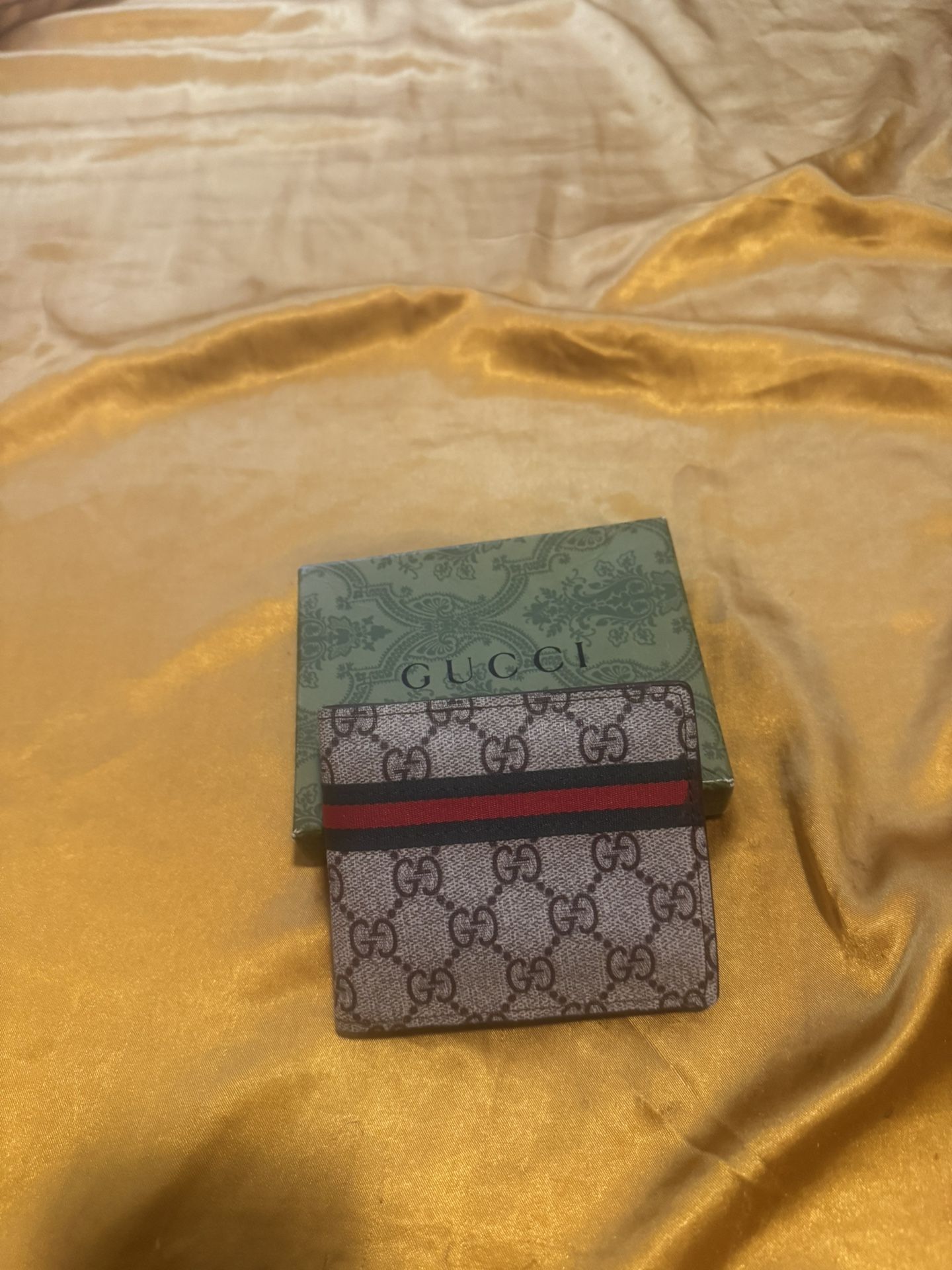 GG Supreme Canvas and Leather Web Detail Coin Pouch Bi-Fold Wallet