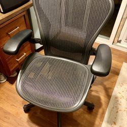 Herman Miller Classic Aeron Chair Size B