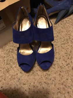 Bcbg heels size 10