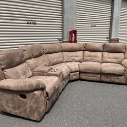Beautiful Reclining Sectional Couch!😍