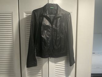 WOMENS UNITED COLORS OF BENETTON LIGHT LEATHER JACKET SIZE 4