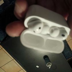 Apple ipods pro 3 Like NEW