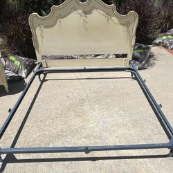 Vintage Drexel heritage Headboard And Nightstand