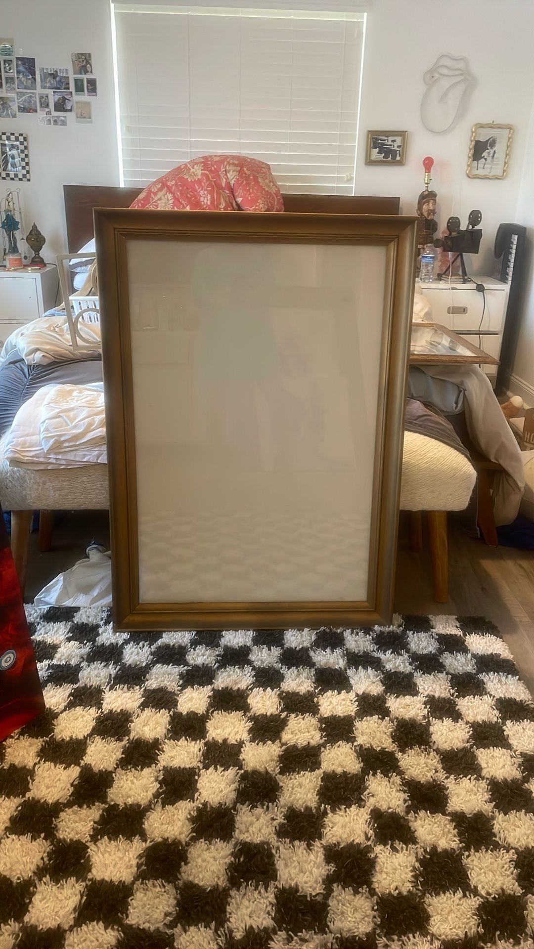 Beautiful glass picture frame for your favorite poster