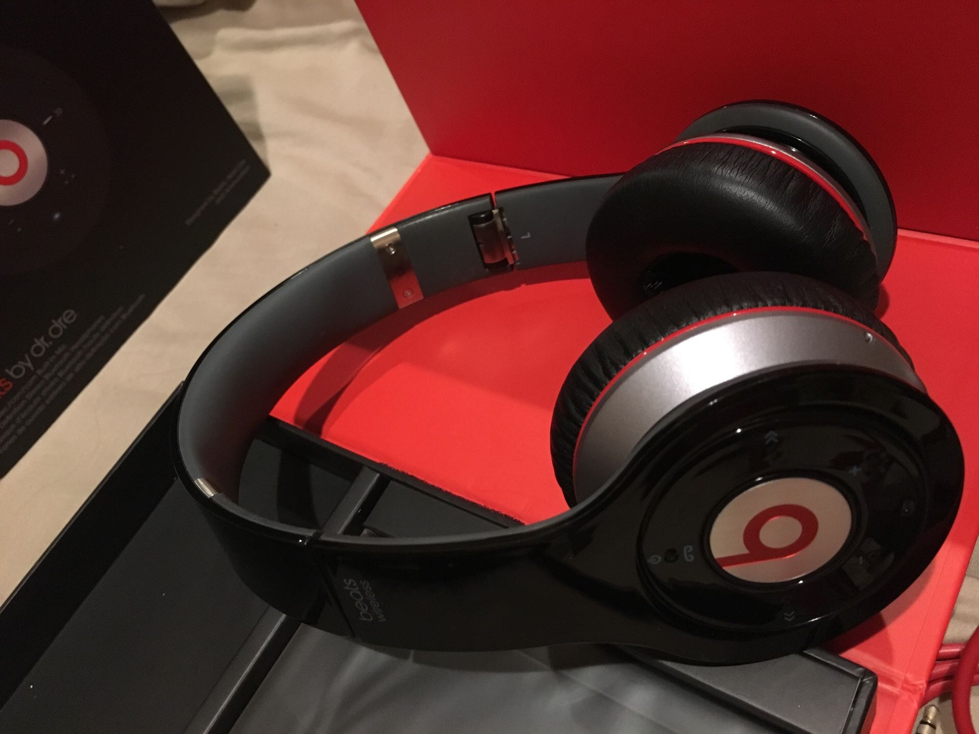 Beats wireless by dr Dre