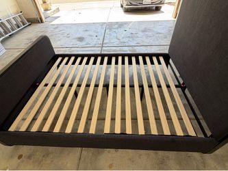 Metal framed full sized bed/Mattress