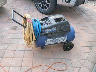 Campbell Hausfeld Portable Air Compressor with Hose