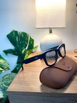 Ray-Ban Meta Smart Glasses with Case