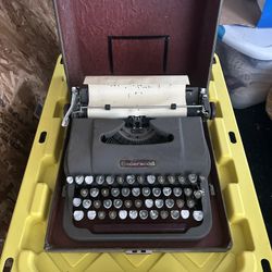 Underwood Typewriter 
