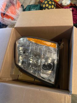 2008-2013 Cadillac Escalade Headlights