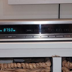Fisher AM/FM Tuner 
