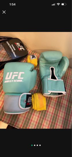 Kick boxing gloves UFC!!!