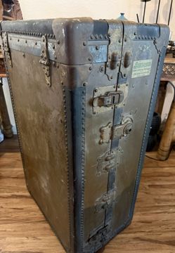 Antique 1900s Icanwear Steamer Trunk