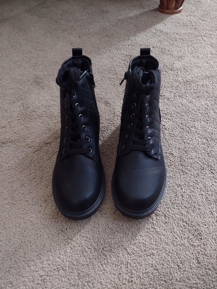 Brand New Womens Boots