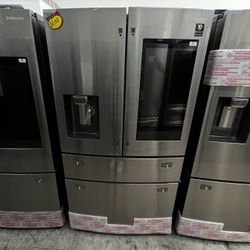 SAMSUNG FAMILY HUB FRIDGE