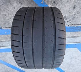 1 USED TIRE MICHELIN PS4S 305/30/19