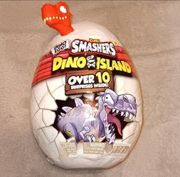 NEW Hasbro Zuru Smashers Dino Island toy (over 10 surprises in SEALED dinosaur egg) $10 FIRM