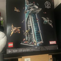 Avengers Tower( SEALED)
