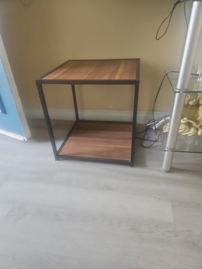 corner  table