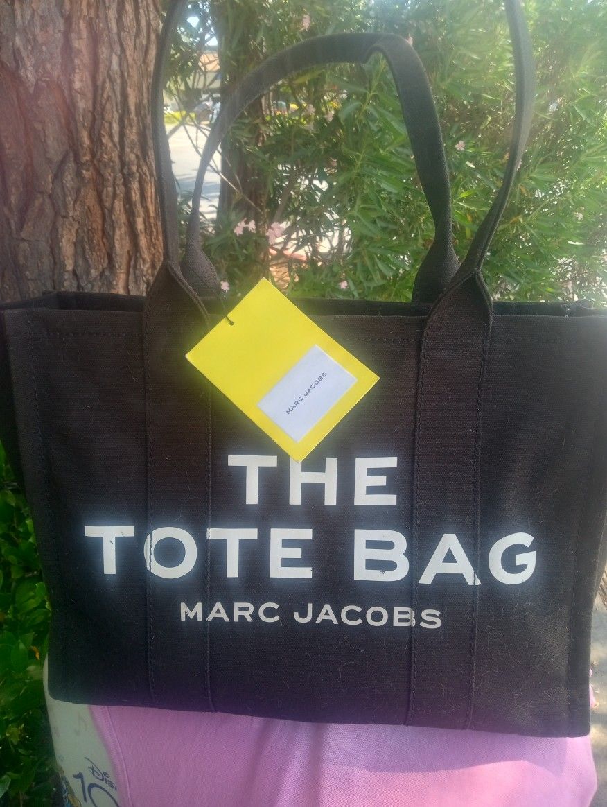 Marc Jacobs The Tote Bag