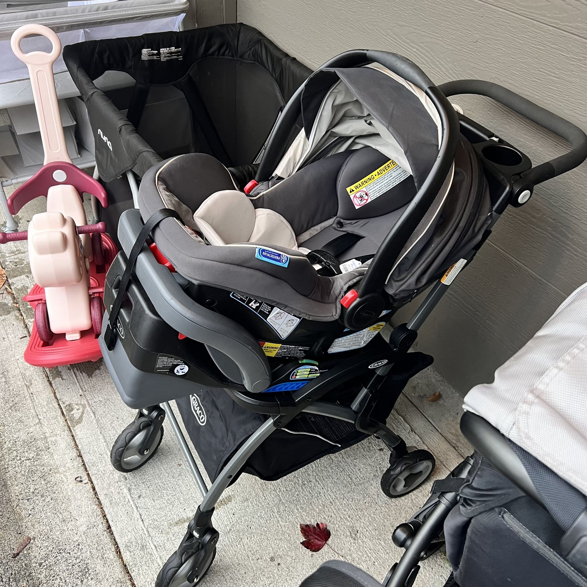 Graco Car seat And Click In Stroller