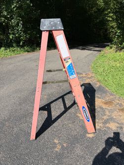 Werner 4 ft. Fiberglass Step Ladder Type IA 300 lb. cap.