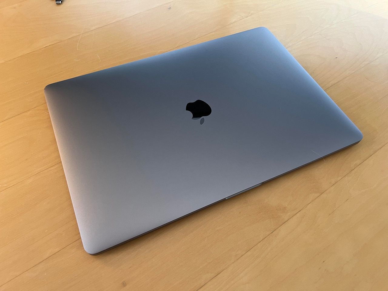 MacBook Pro (authenticating year/edition ASAP 